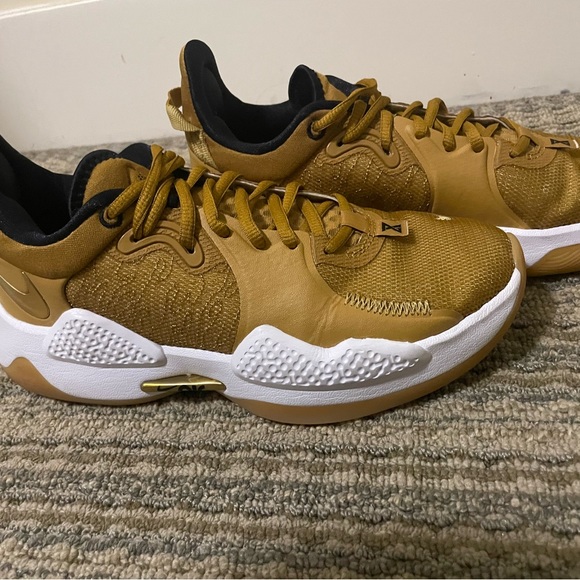 Nike PG 5 EP Limited Edition
'Wheat Metallic Gold’ NEW - Picture 9 of 11